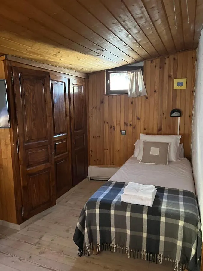 Le Prieure Hotel Uvernet-Fours 2*,  France