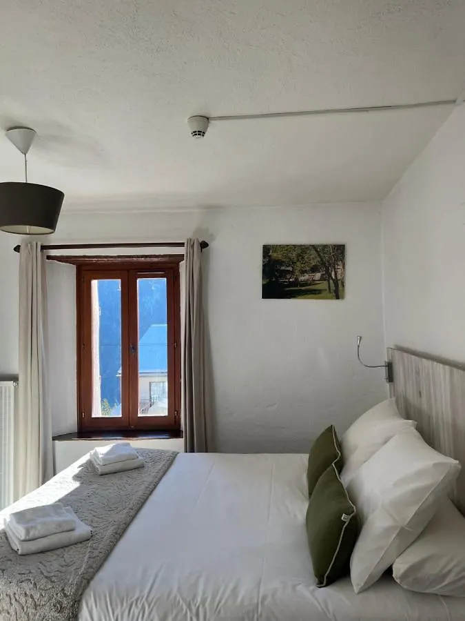 **  Le Prieure Hotel Uvernet-Fours France