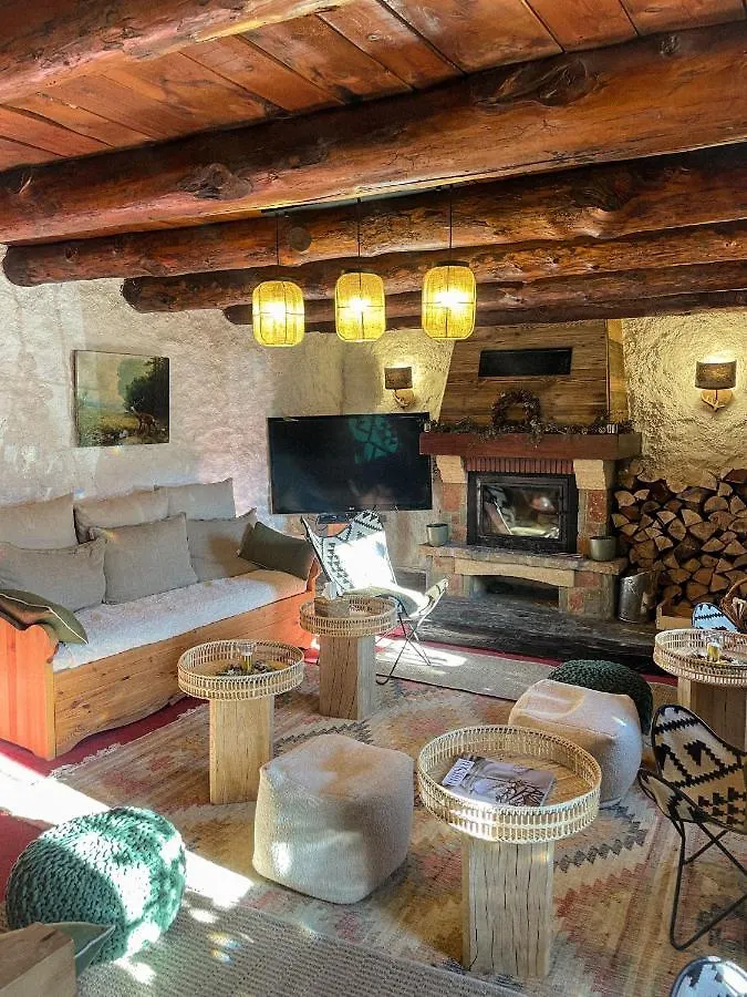 Le Prieure Hotel Uvernet-Fours 2*,