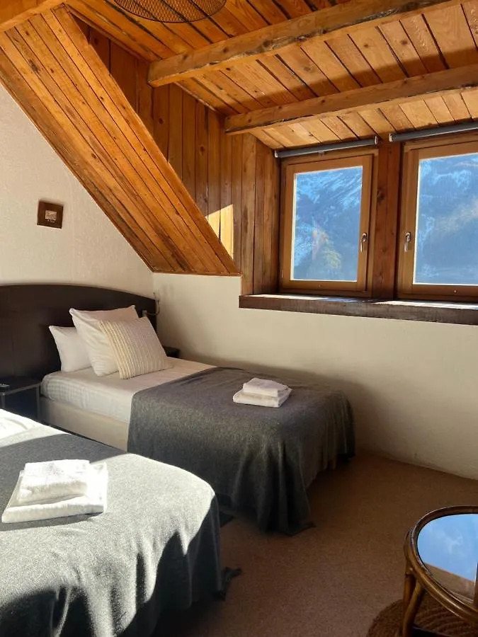 Hotel Le Prieure Uvernet-Fours 2*,  Francja